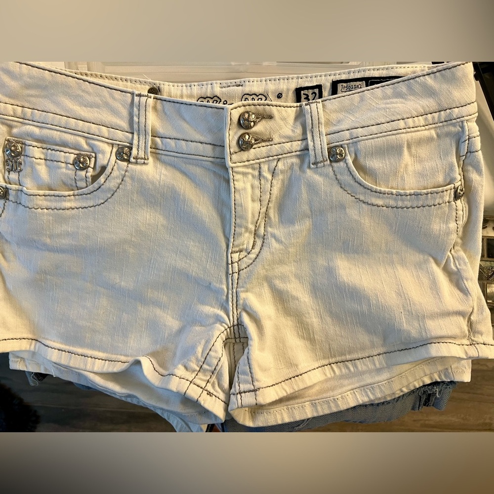 Miss Me shorts 32